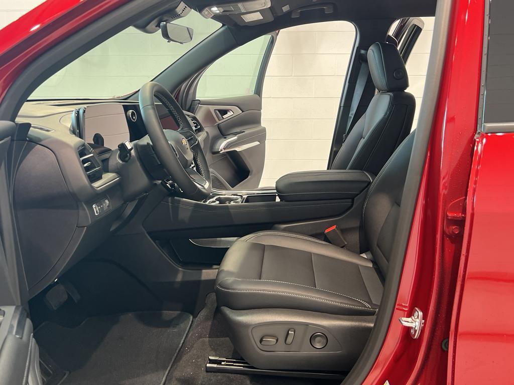 new 2026 Chevrolet Traverse car, priced at $51,460