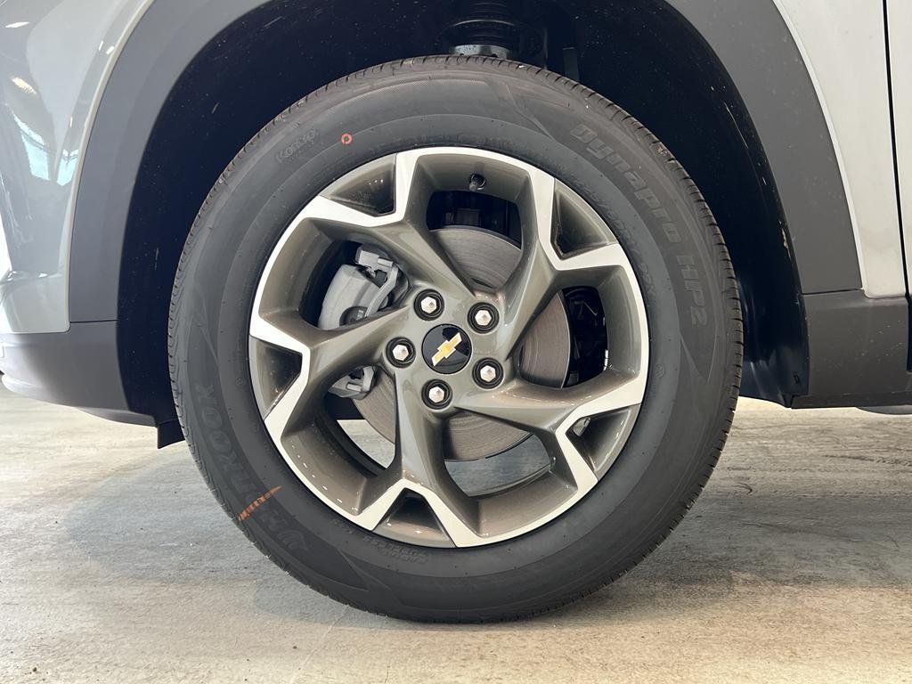 new 2025 Chevrolet Trax car, priced at $25,510