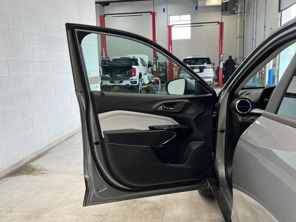 new 2025 Chevrolet Trax car, priced at $25,510