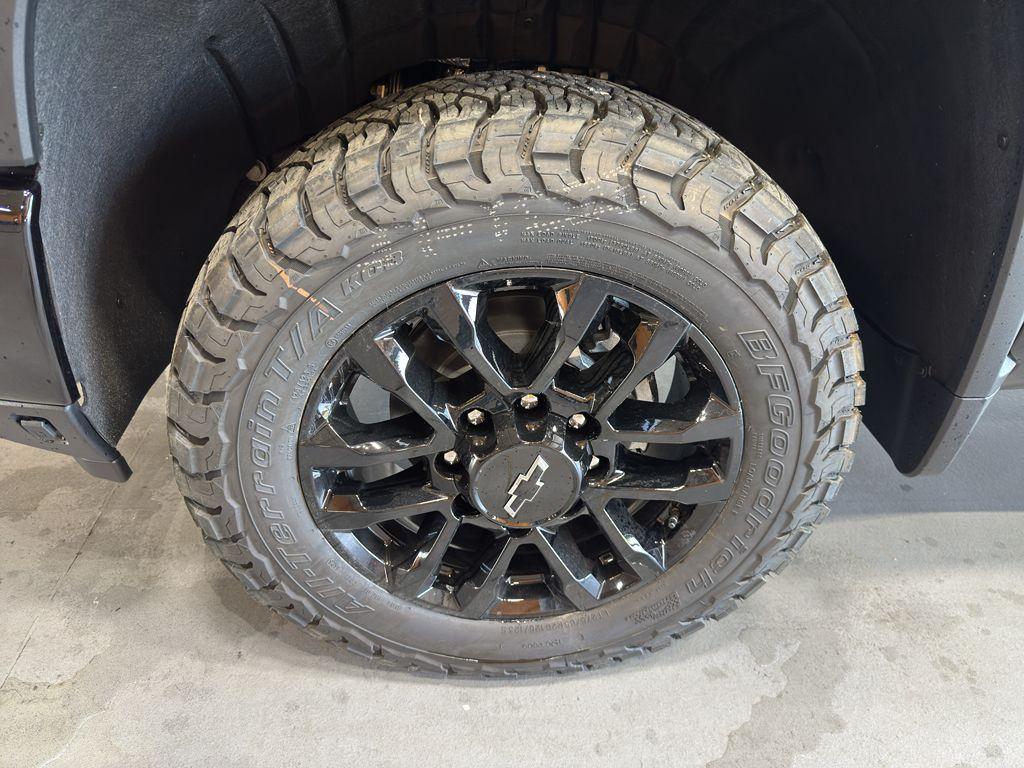 new 2025 Chevrolet Silverado 3500 car