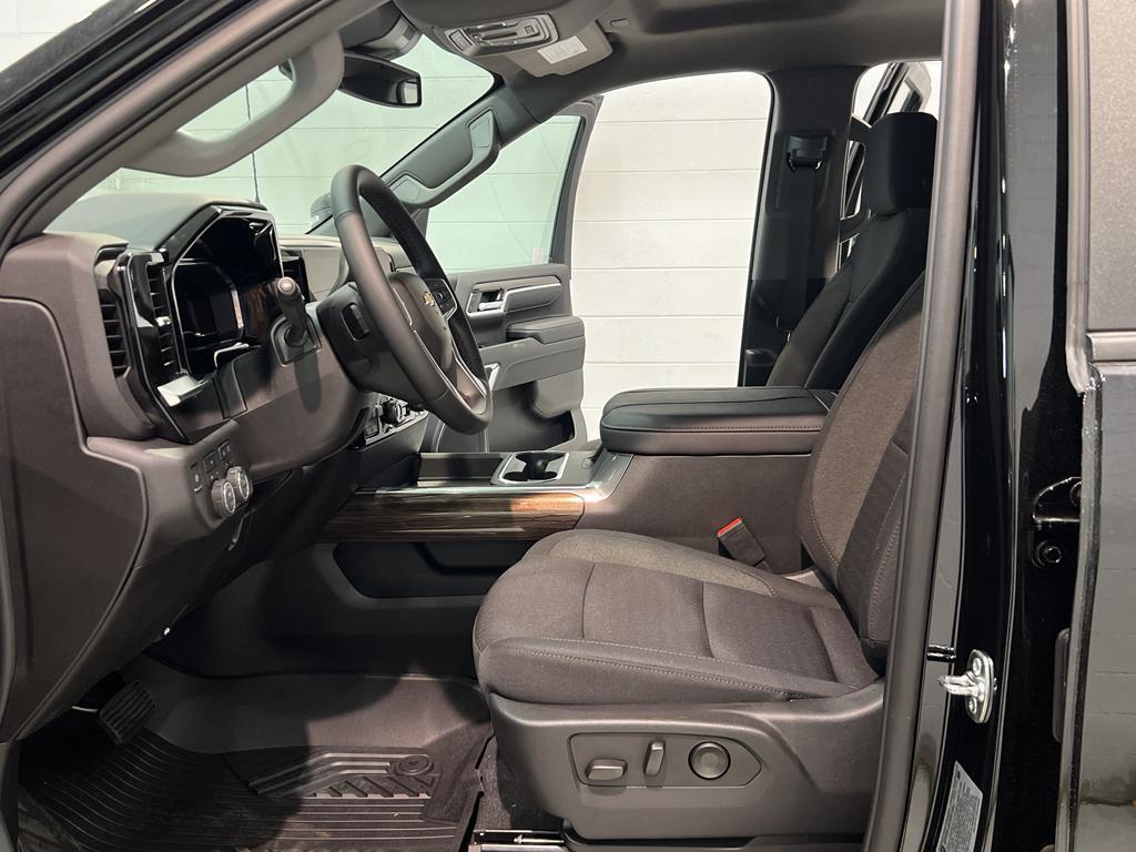 new 2025 Chevrolet Silverado 2500 car, priced at $64,240