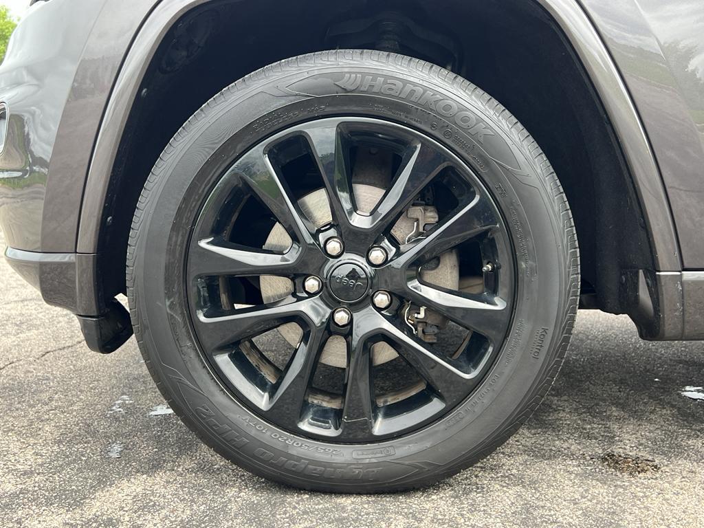 used 2018 Jeep Grand Cherokee car, priced at $17,495