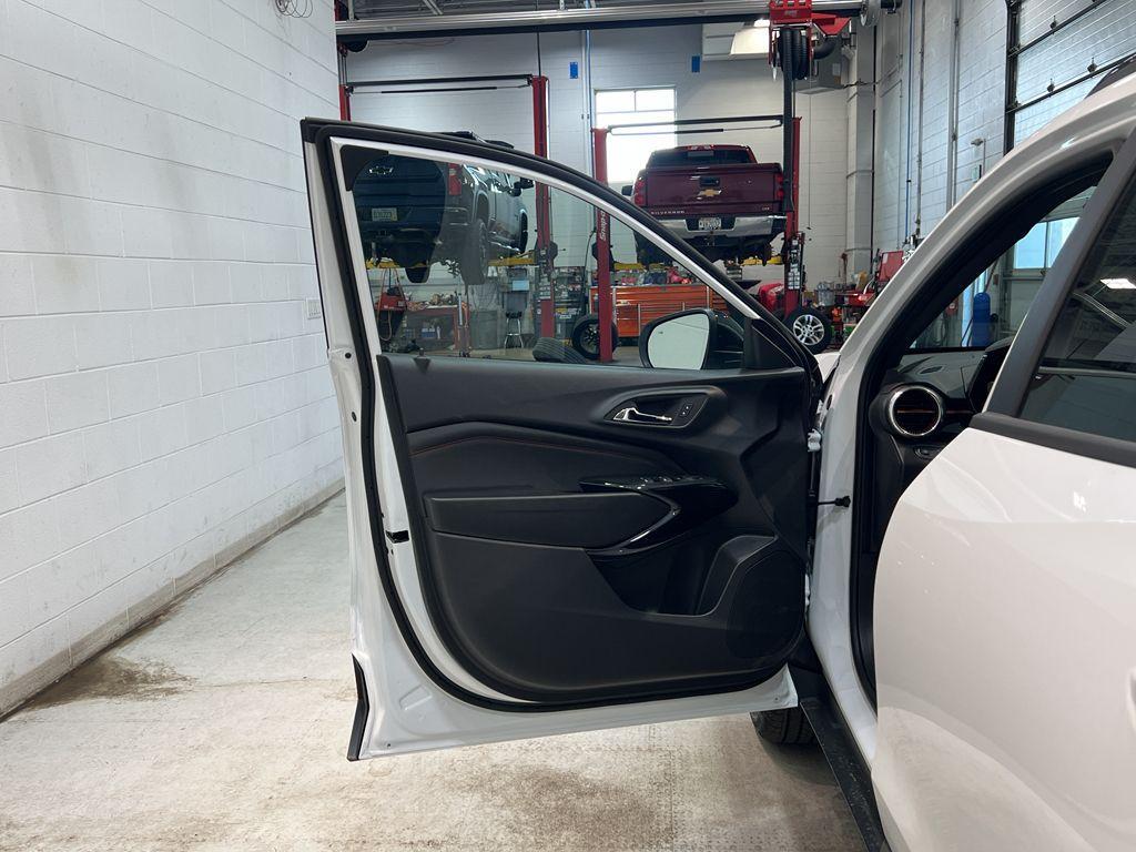 new 2025 Chevrolet Trax car, priced at $26,690