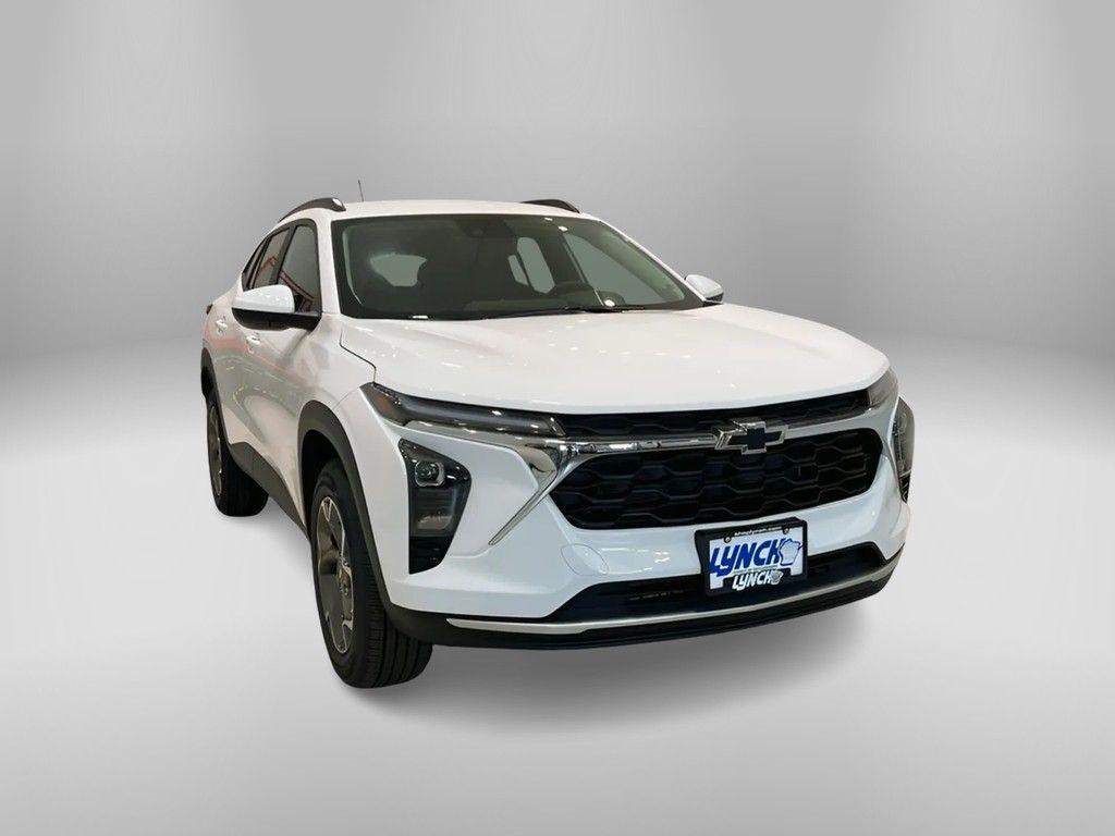 new 2025 Chevrolet Trax car, priced at $25,660