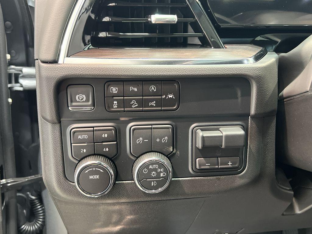 new 2025 Chevrolet Suburban car, priced at $79,210