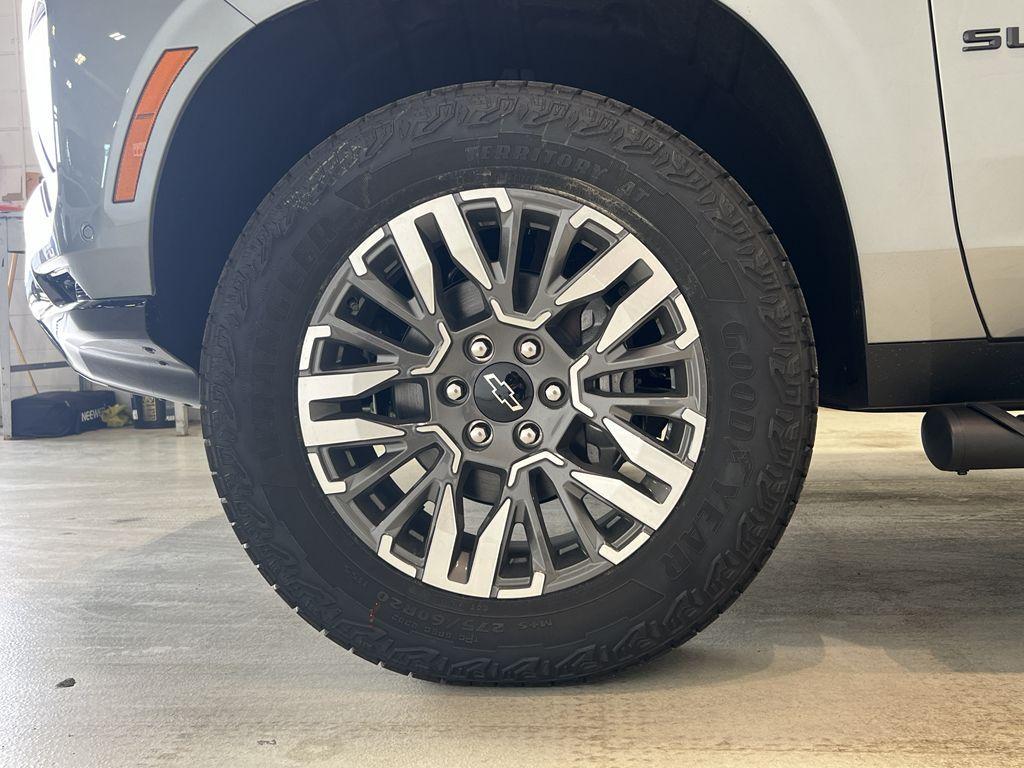 new 2025 Chevrolet Suburban car, priced at $79,210