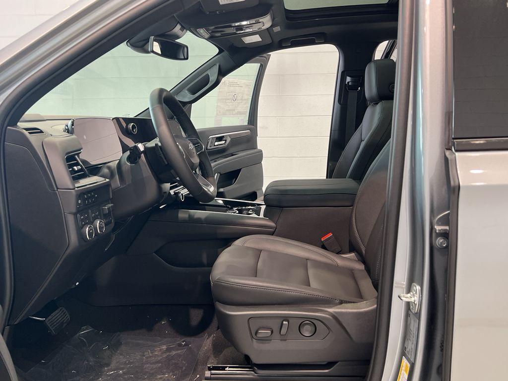 new 2025 Chevrolet Suburban car, priced at $79,210
