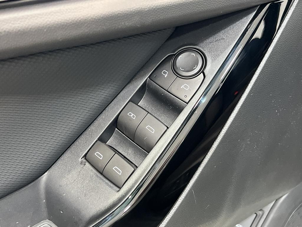 new 2026 Chevrolet Equinox car, priced at $33,495