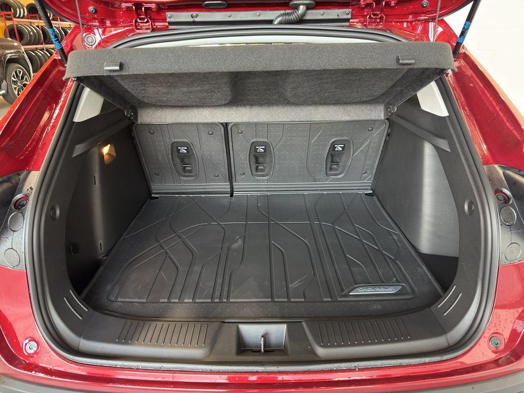new 2025 Chevrolet Trax car