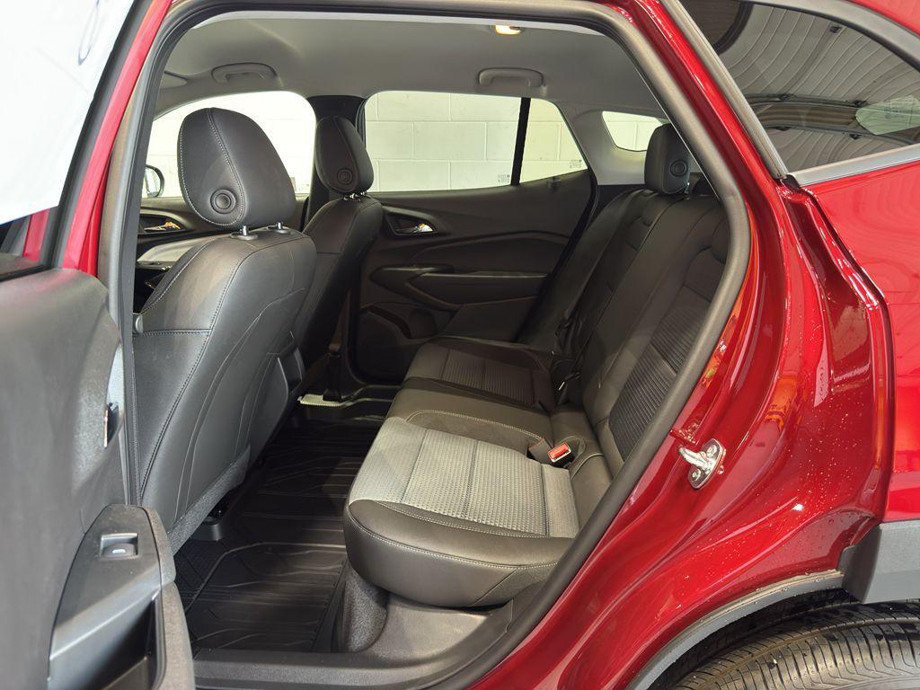 new 2025 Chevrolet Trax car