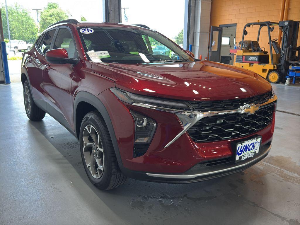 new 2025 Chevrolet Trax car