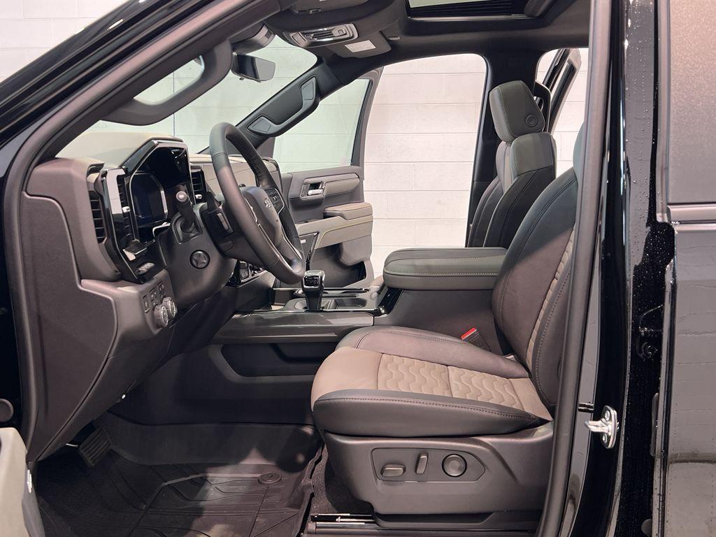 new 2025 Chevrolet Silverado 1500 car, priced at $72,370