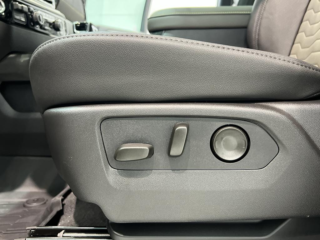 new 2025 Chevrolet Silverado 1500 car, priced at $73,870
