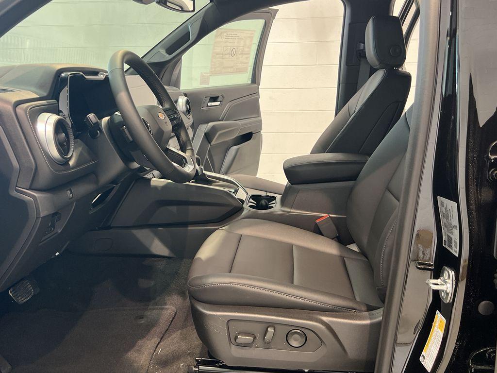 new 2025 Chevrolet Colorado car, priced at $45,075