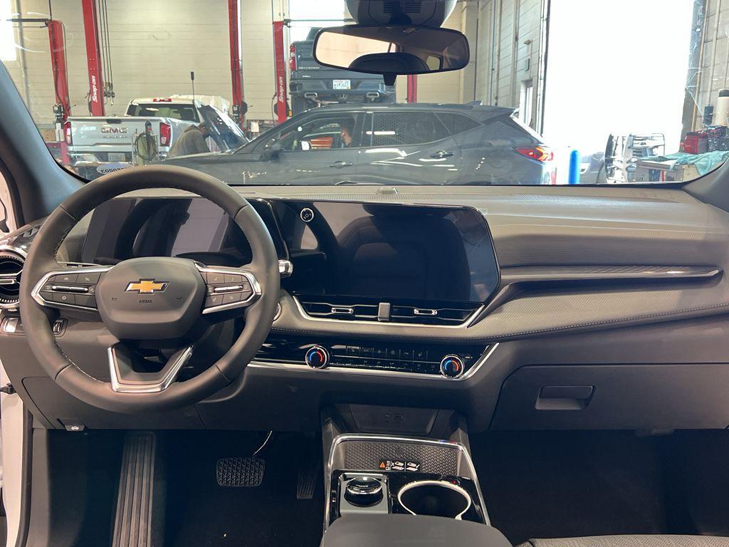 new 2026 Chevrolet Equinox car, priced at $34,640