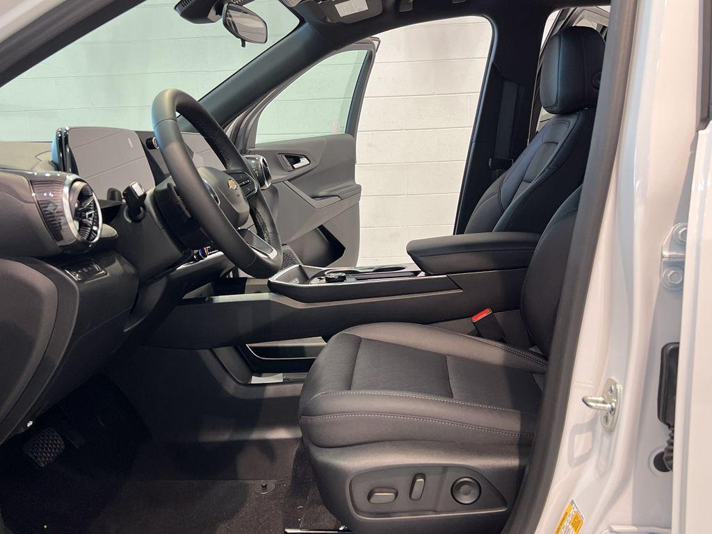 new 2026 Chevrolet Equinox car, priced at $34,640