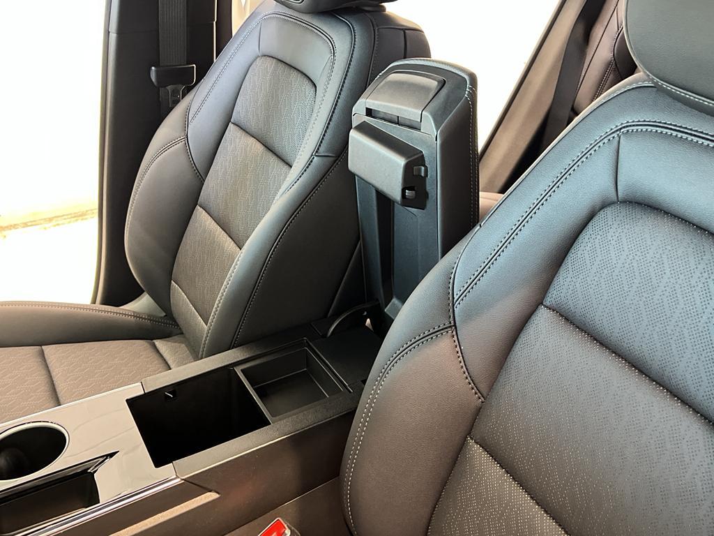 new 2026 Chevrolet Equinox car, priced at $34,640