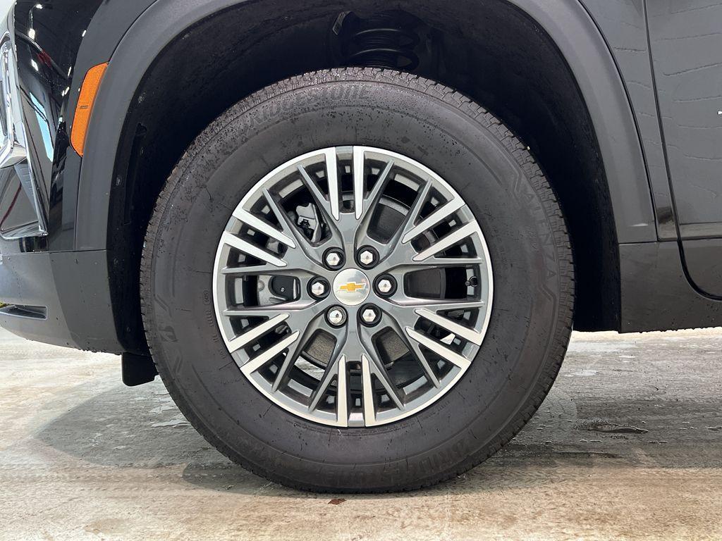 new 2025 Chevrolet Traverse car, priced at $41,999