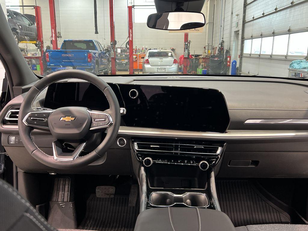 new 2025 Chevrolet Traverse car, priced at $41,999
