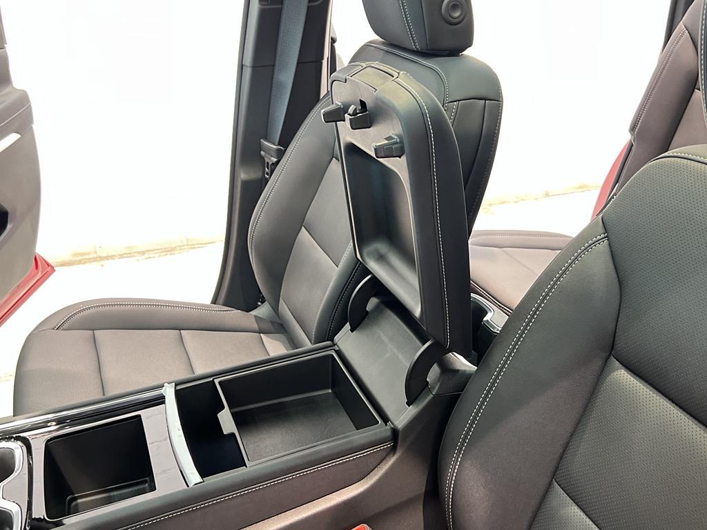 new 2025 Chevrolet Traverse car, priced at $48,190
