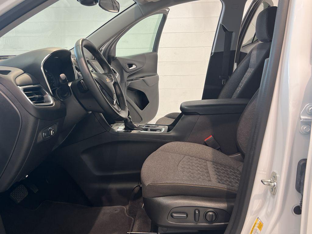 used 2024 Chevrolet Equinox car, priced at $25,985