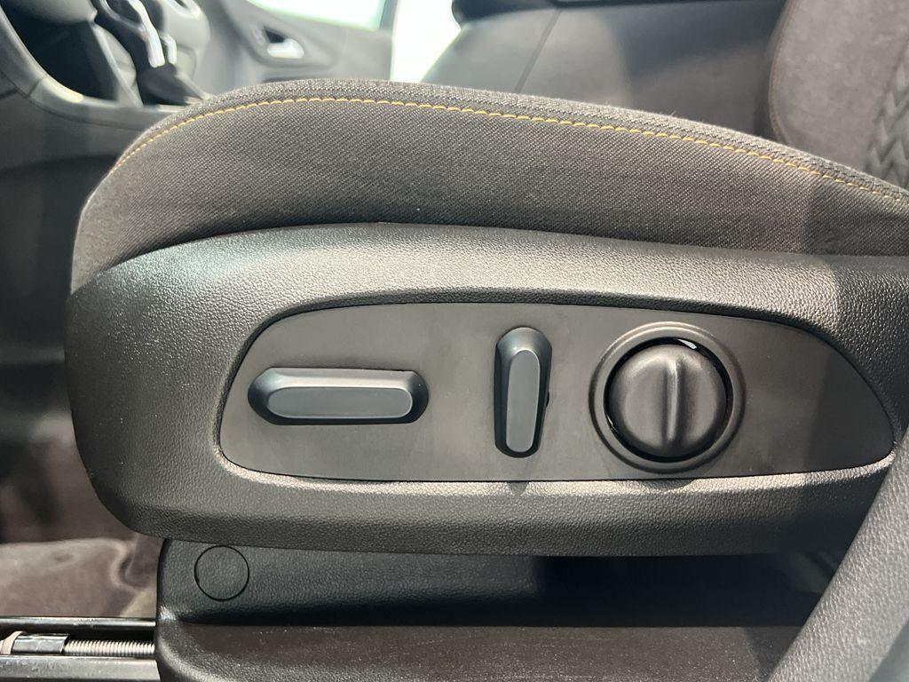 used 2024 Chevrolet Equinox car, priced at $25,985