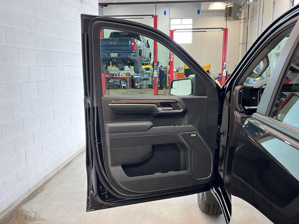 new 2025 Chevrolet Silverado 1500 car, priced at $63,240