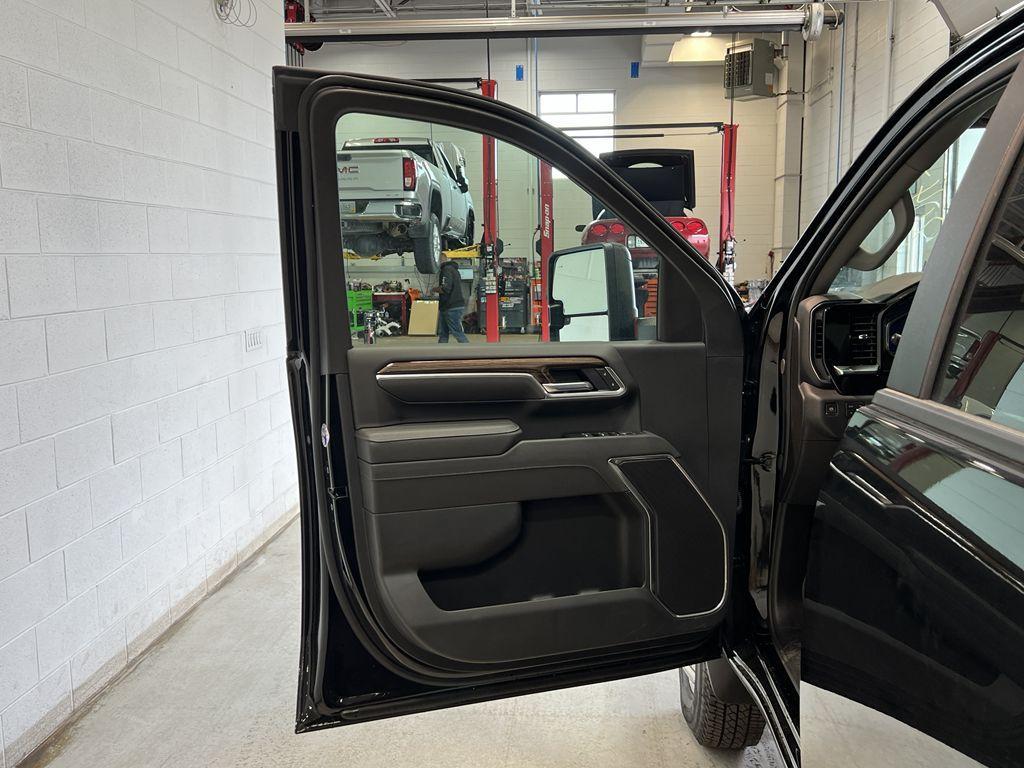 new 2025 Chevrolet Silverado 3500 car, priced at $78,005