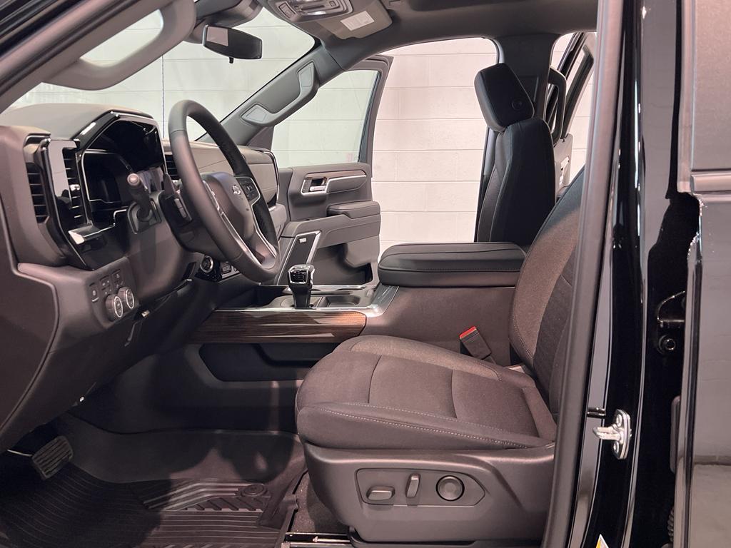 new 2025 Chevrolet Silverado 1500 car, priced at $61,770