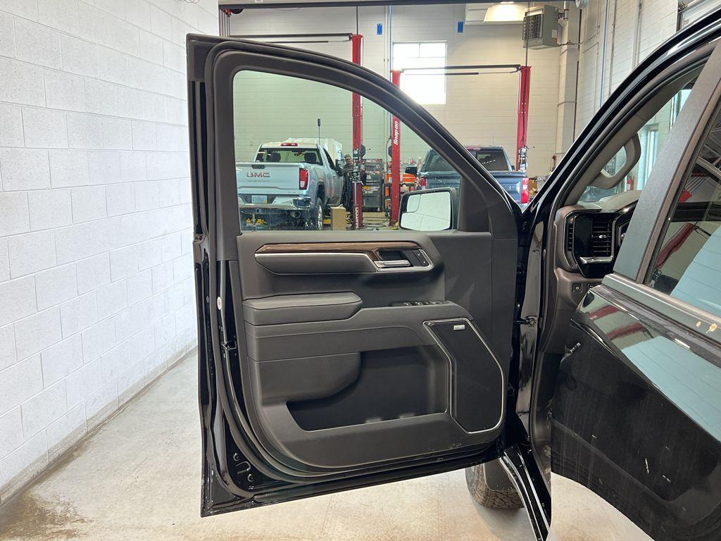 new 2025 Chevrolet Silverado 1500 car, priced at $61,270
