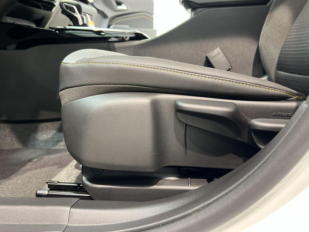 new 2025 Chevrolet Trax car, priced at $25,660