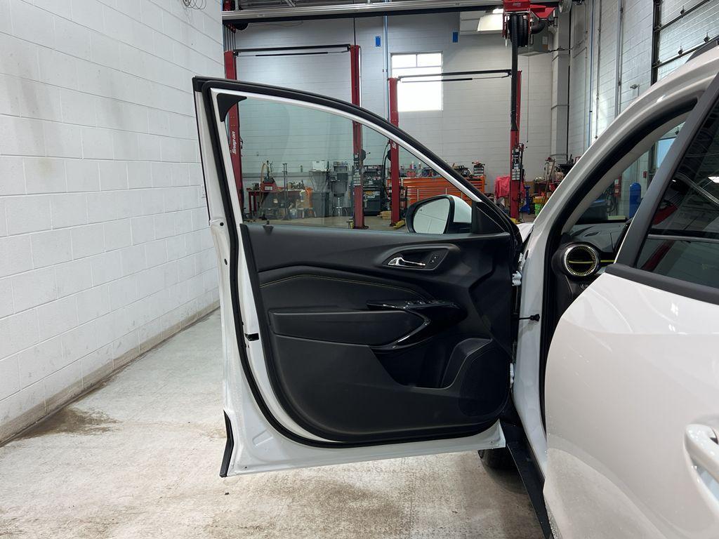 new 2025 Chevrolet Trax car, priced at $25,660