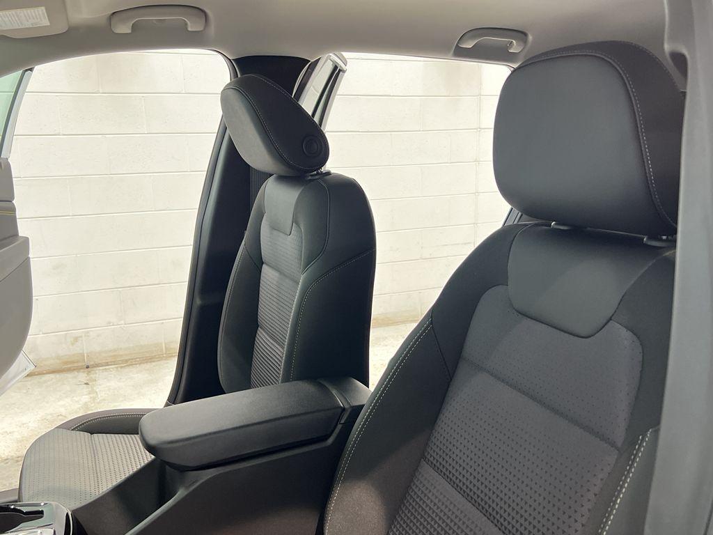 new 2025 Chevrolet Trax car, priced at $25,660