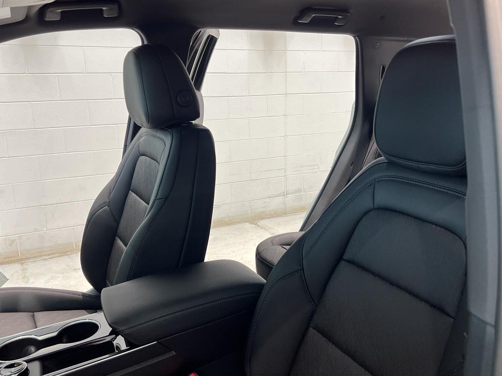 new 2026 Chevrolet Equinox car, priced at $36,410