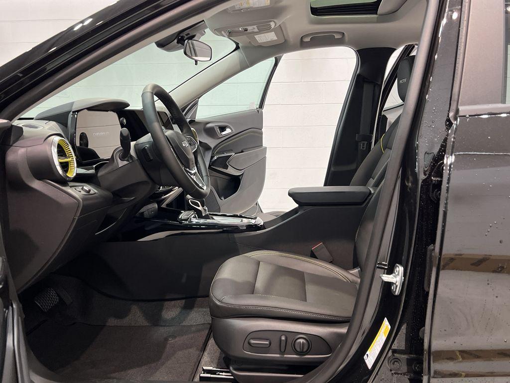 new 2025 Chevrolet Trax car, priced at $27,485