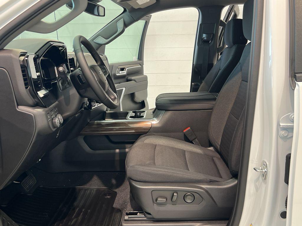 new 2025 Chevrolet Silverado 2500 car, priced at $66,515