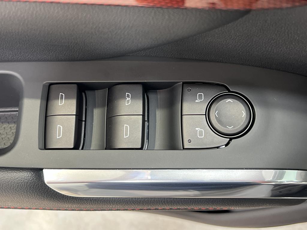 new 2026 Chevrolet Traverse car