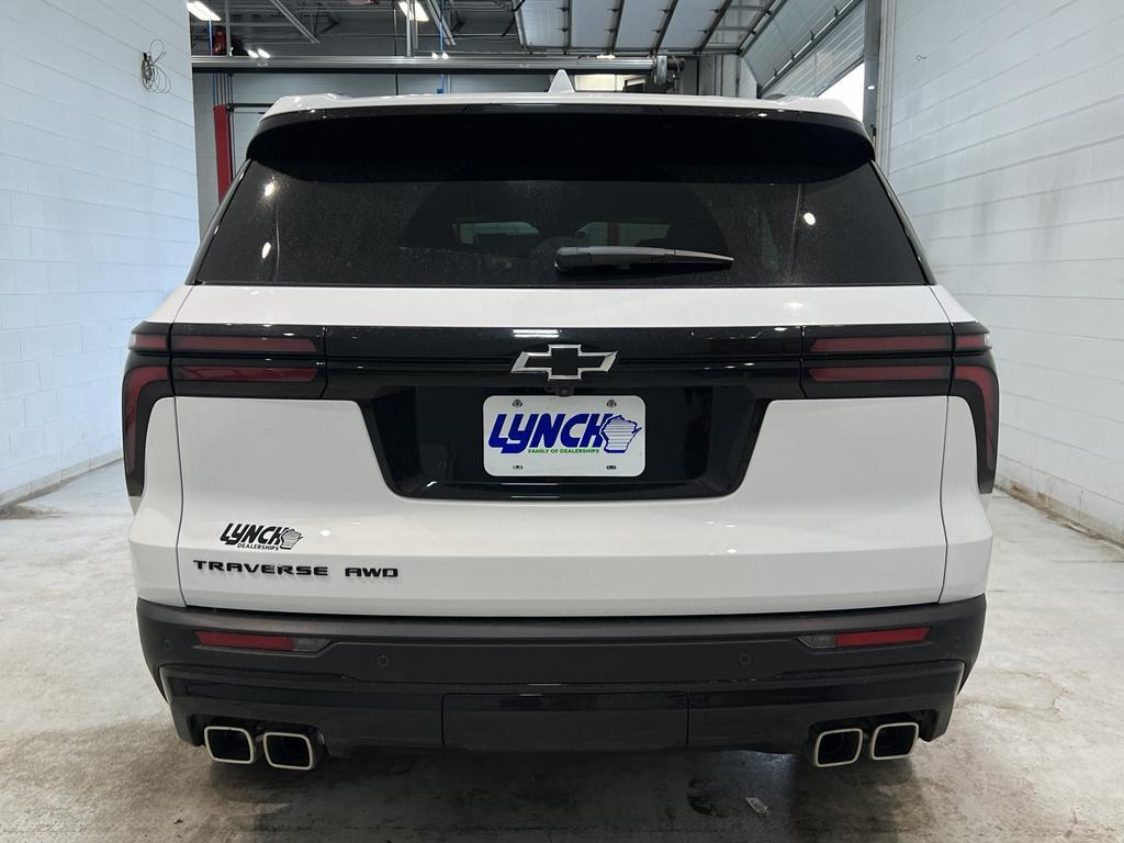 new 2025 Chevrolet Traverse car