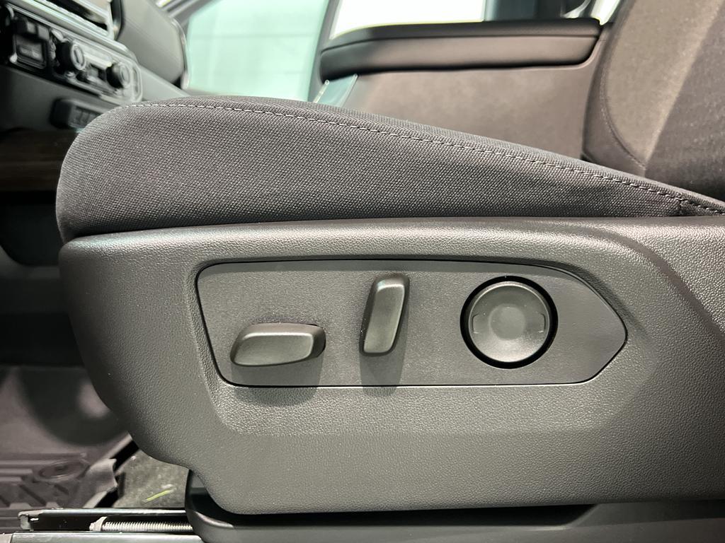 new 2025 Chevrolet Silverado 2500 car, priced at $66,100