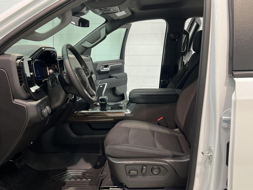 new 2025 Chevrolet Silverado 1500 car, priced at $62,225