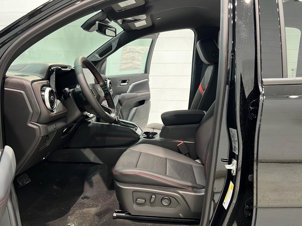 new 2025 Chevrolet Colorado car