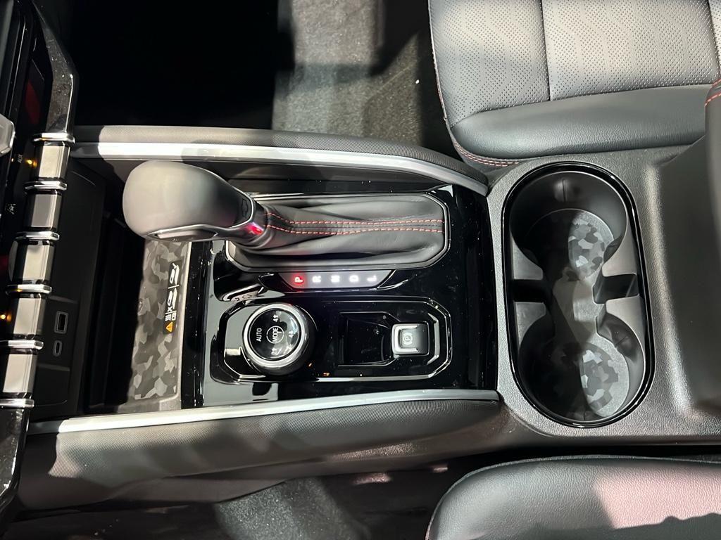 new 2025 Chevrolet Colorado car