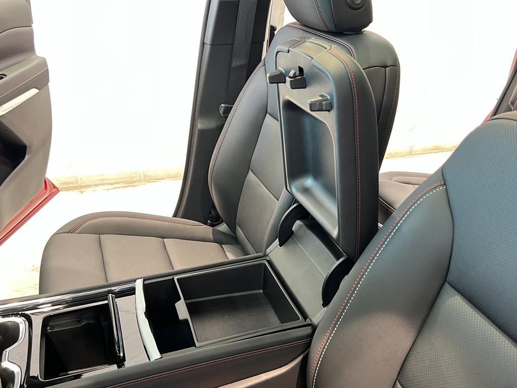 new 2026 Chevrolet Traverse car, priced at $54,615