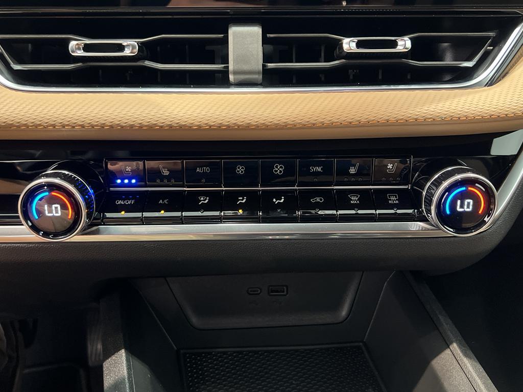 new 2026 Chevrolet Equinox car, priced at $38,290