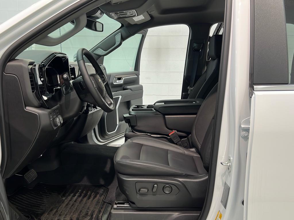 new 2025 Chevrolet Silverado 2500 car