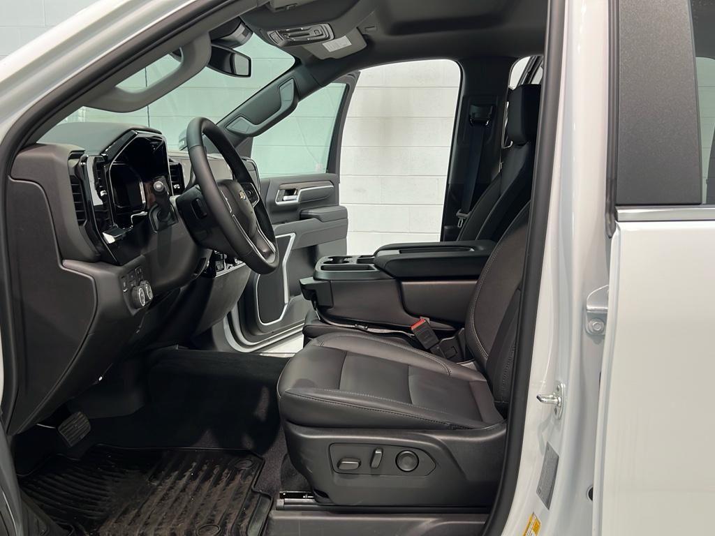 new 2025 Chevrolet Silverado 2500 car, priced at $67,215