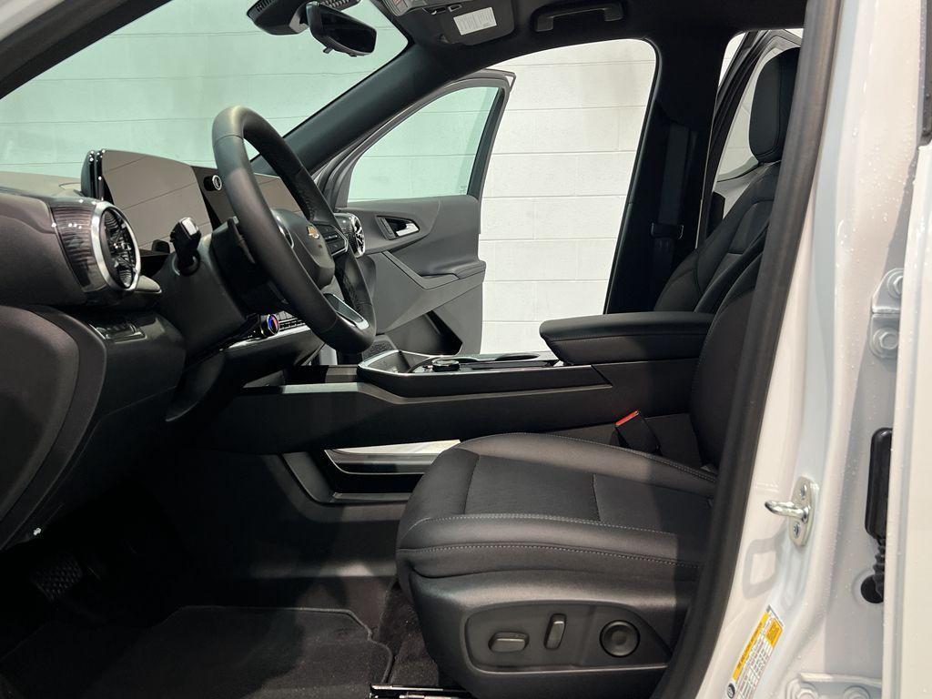 new 2026 Chevrolet Equinox car, priced at $35,585