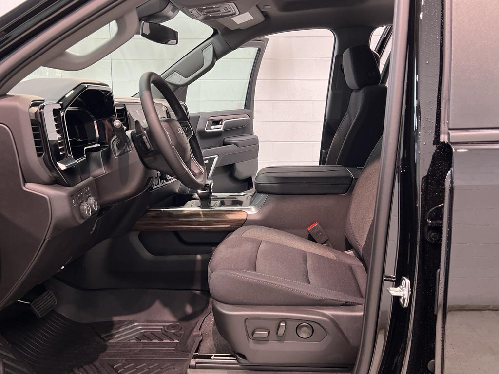 new 2025 Chevrolet Silverado 1500 car, priced at $62,225