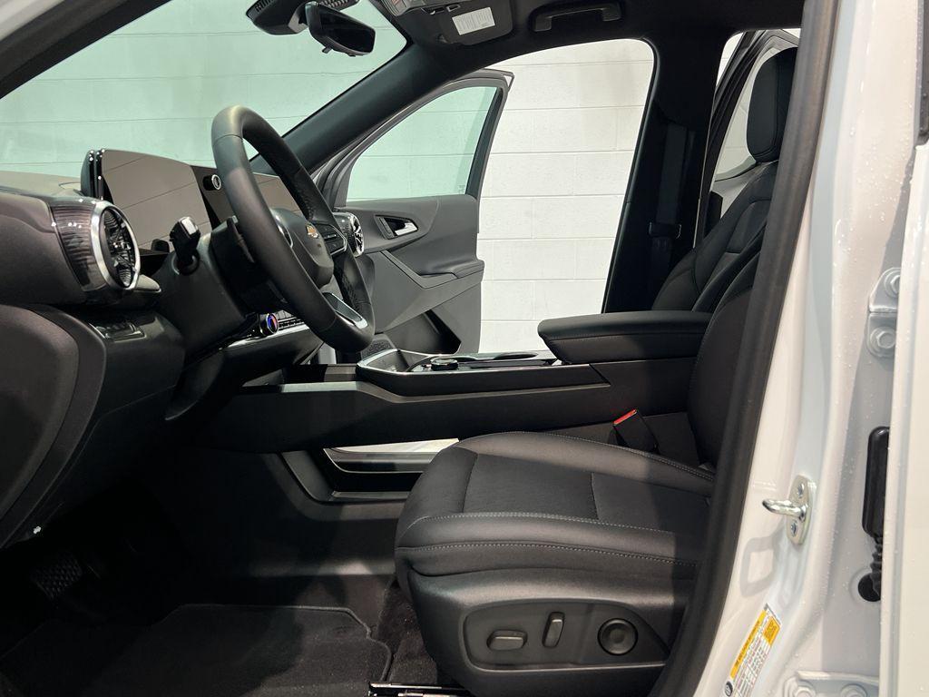 new 2026 Chevrolet Equinox car, priced at $35,585