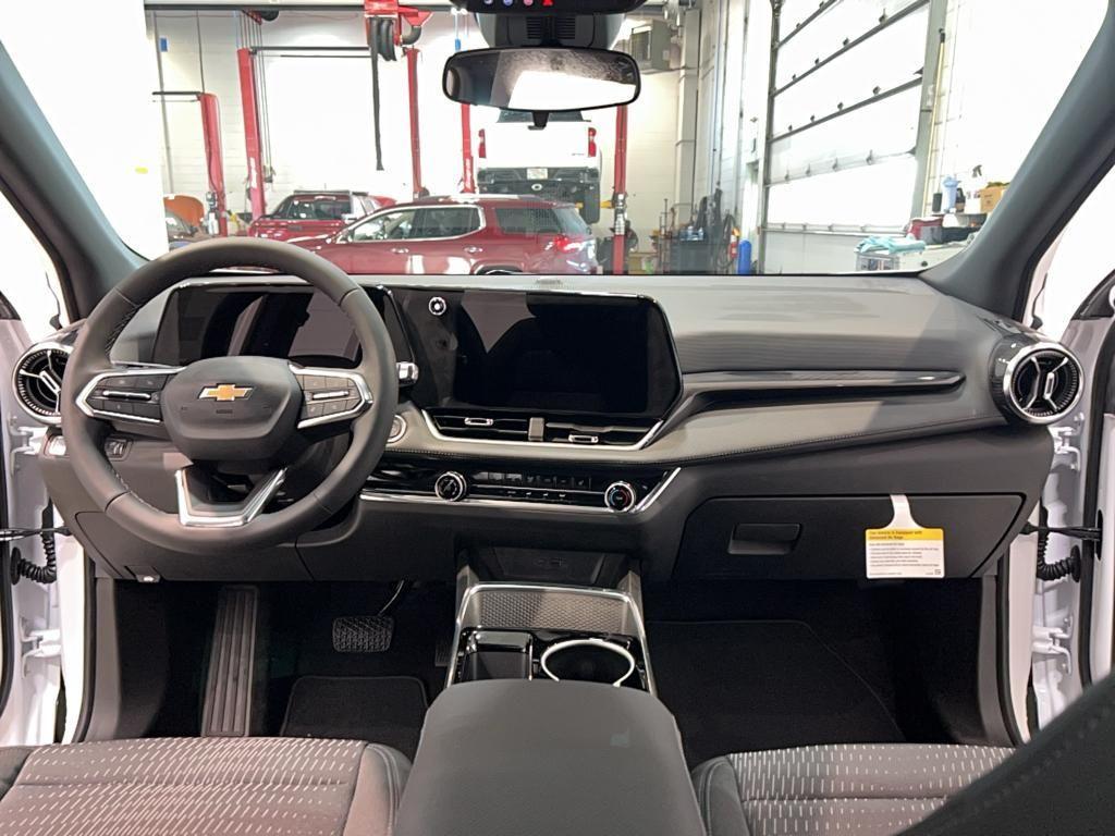 new 2025 Chevrolet Equinox car, priced at $31,995